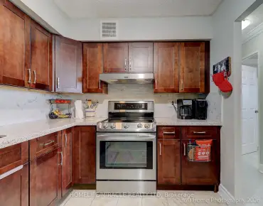 #909-3380 Eglinton Ave E Scarborough Village 3 beds 2 baths 1 garage 549999.00