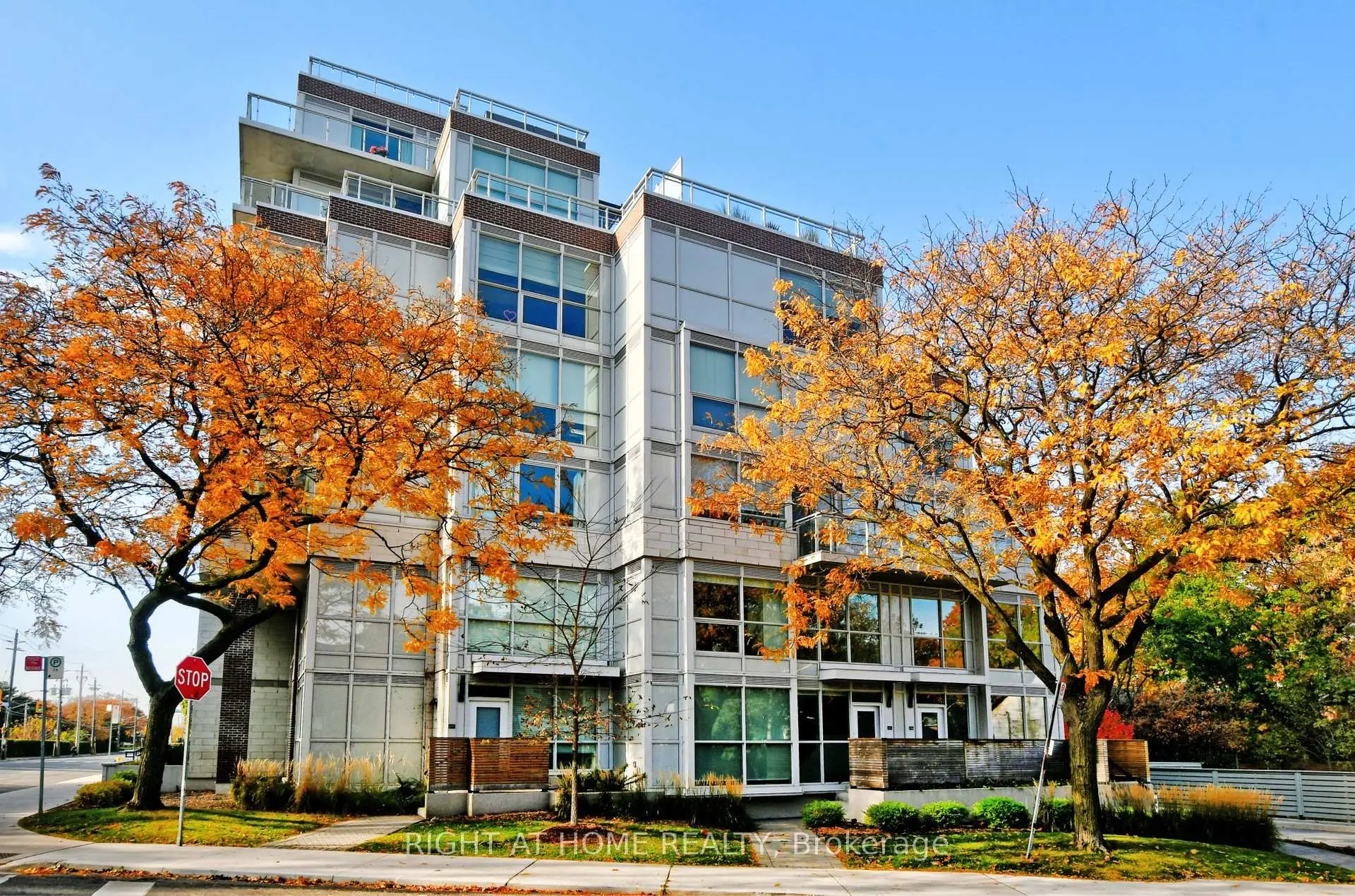 Toronto 共管镇屋