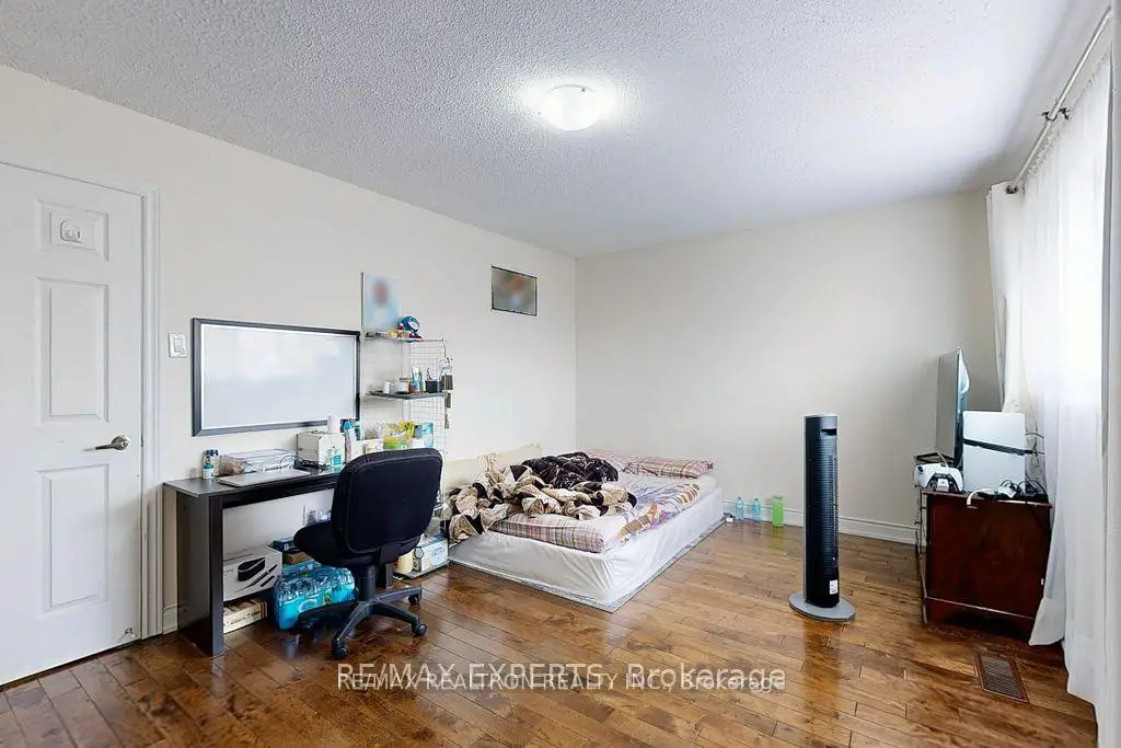 Toronto 共管镇屋