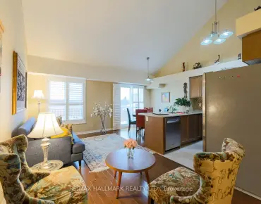 #24-649D Warden Ave Clairlea-Birchmount 3 beds 1 baths 3 garage 639000.00