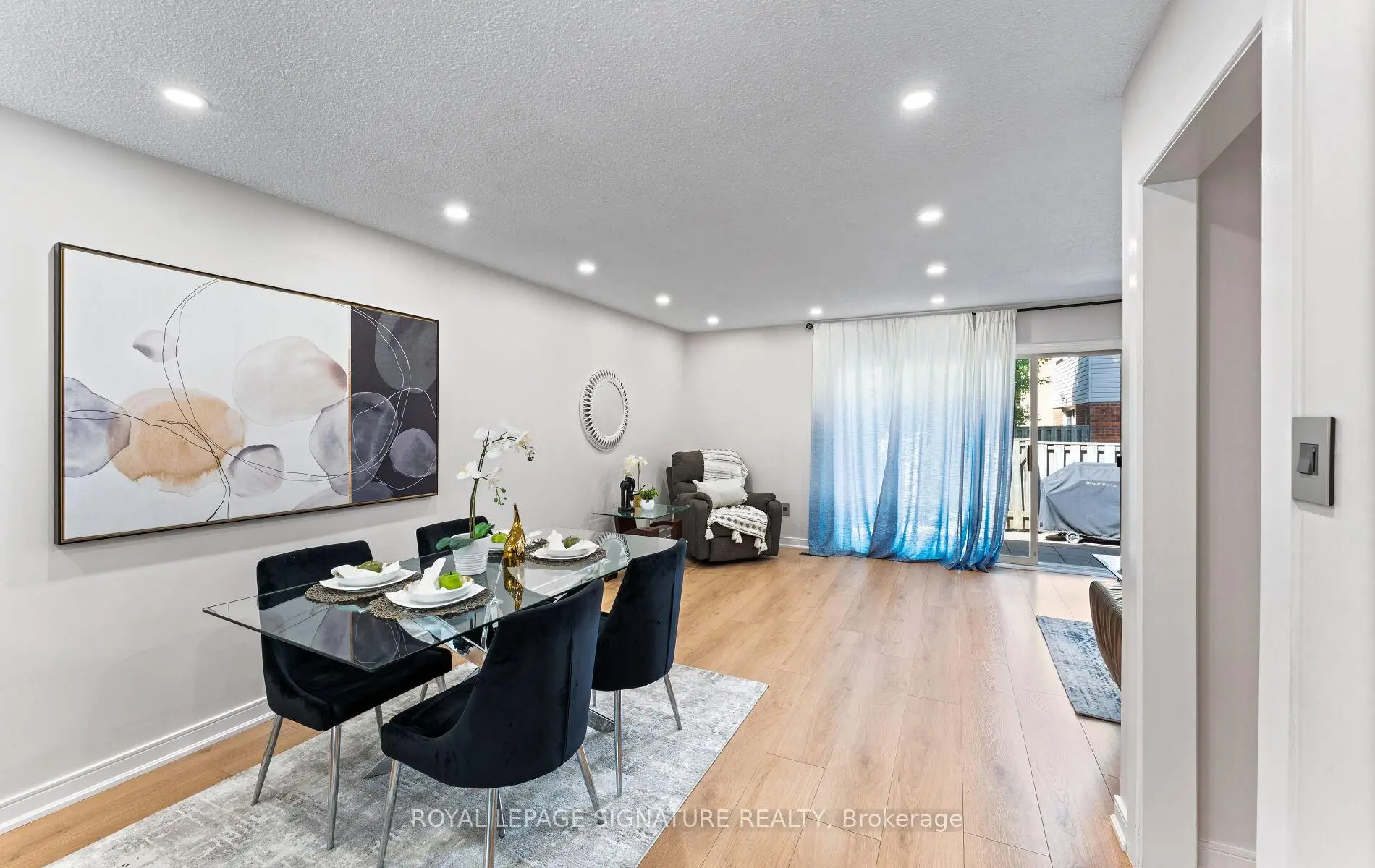 Toronto 共管镇屋