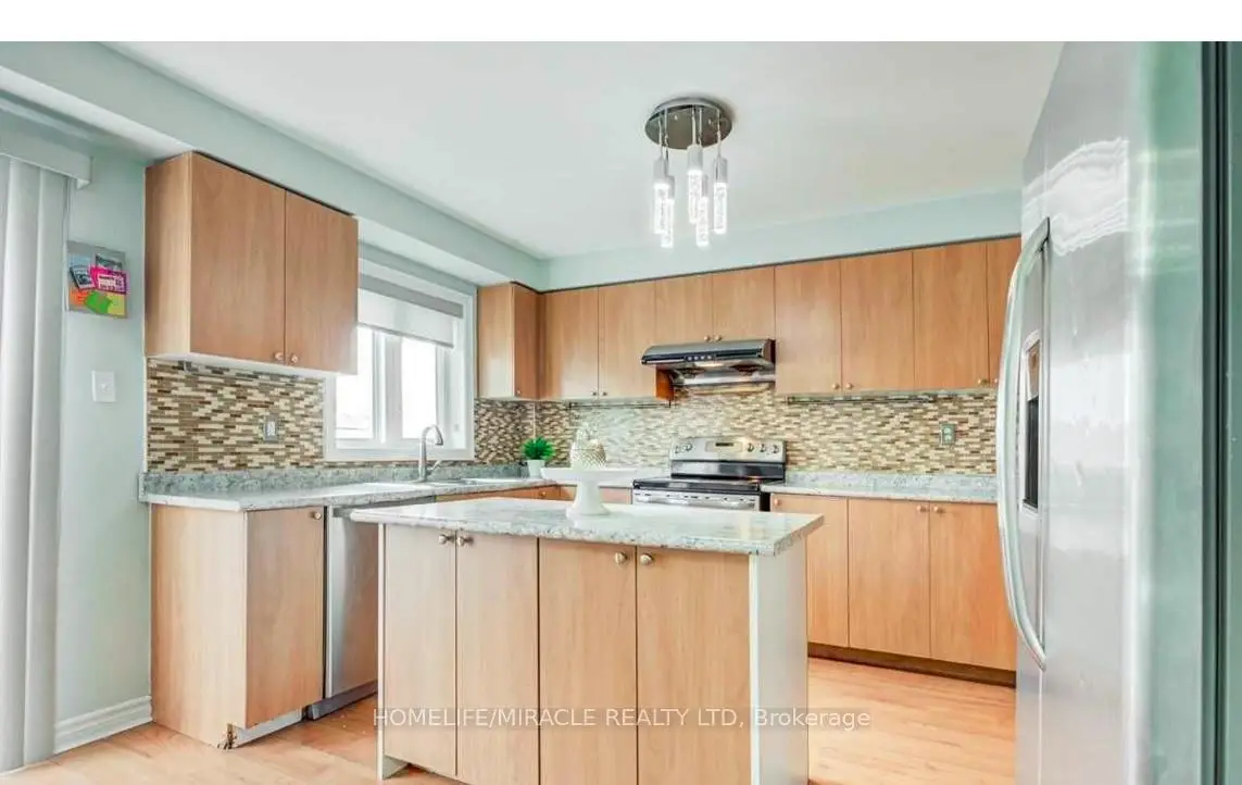 Toronto 共管镇屋