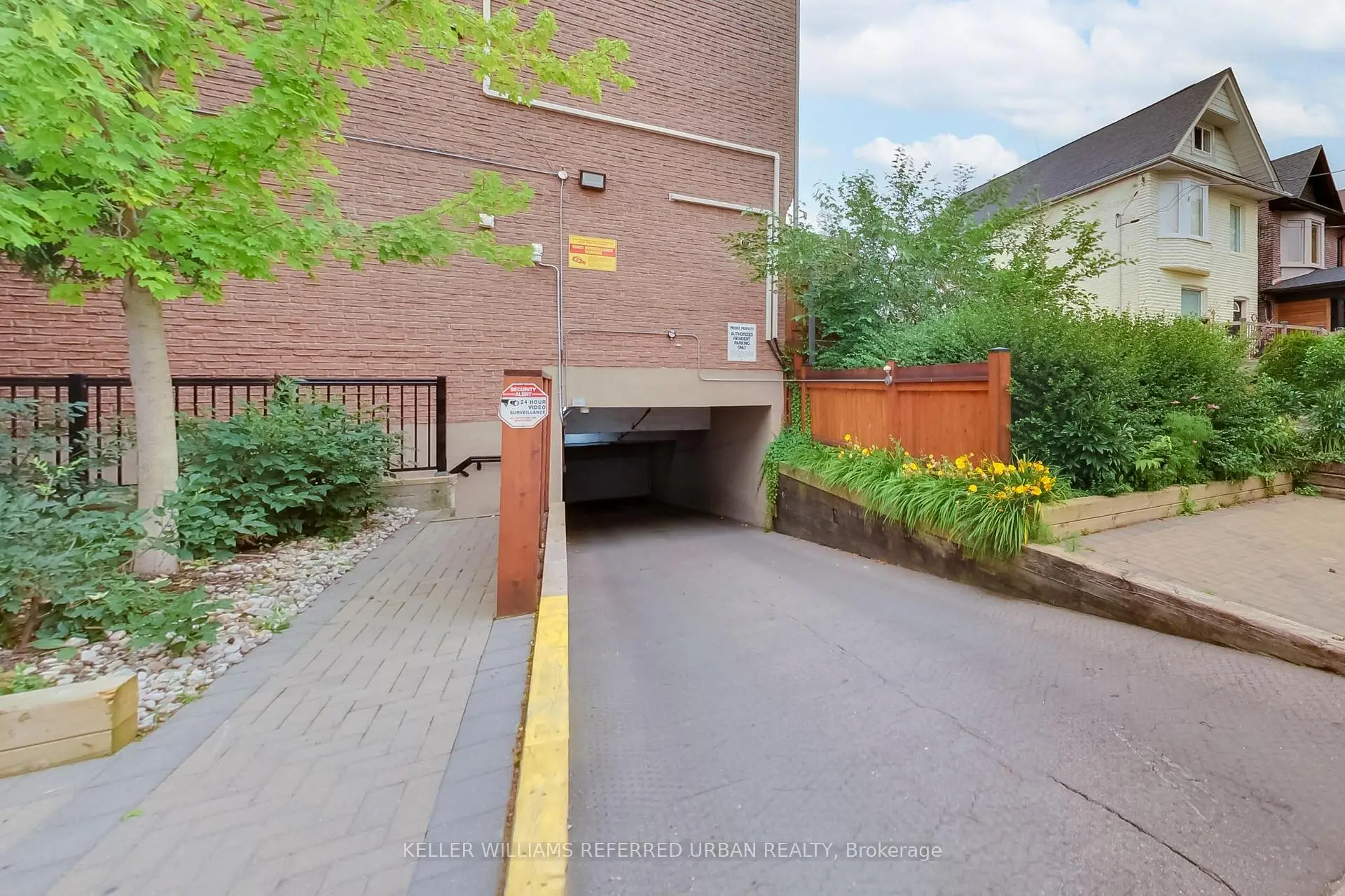 Toronto 共管镇屋