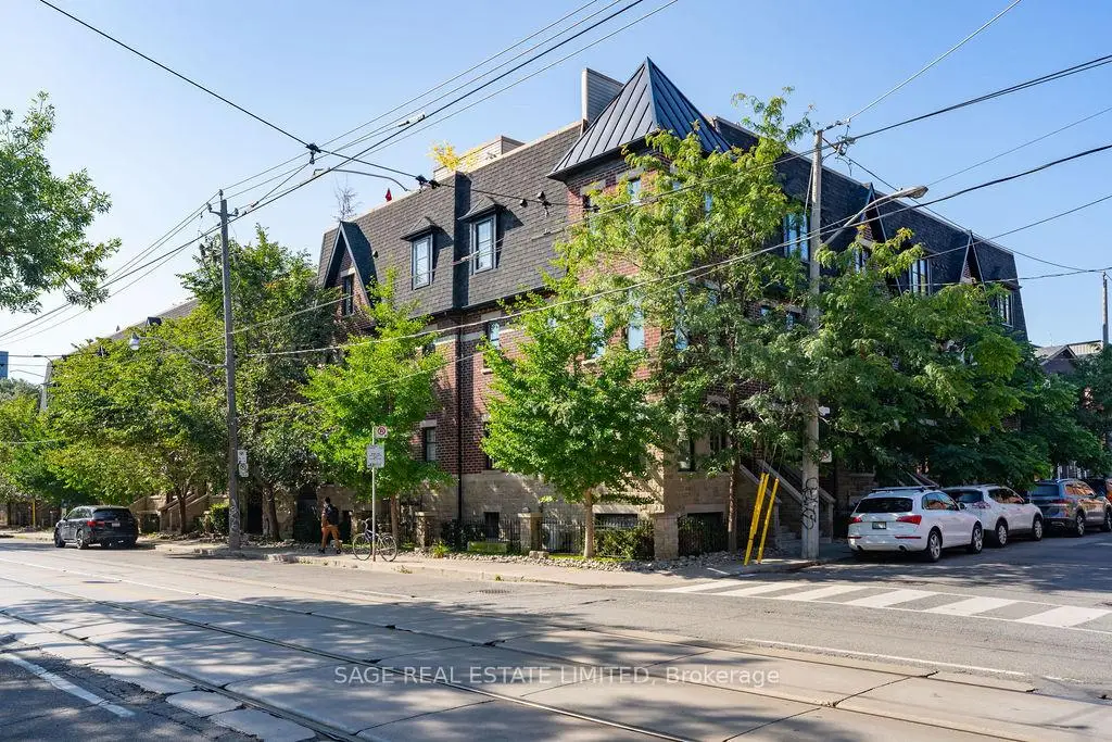 Toronto 共管镇屋