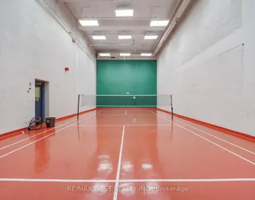 
            #PH103-8 Lee Centre Dr Woburn 4睡房3卫生间2车位, 出售价格600000.00加元                    
