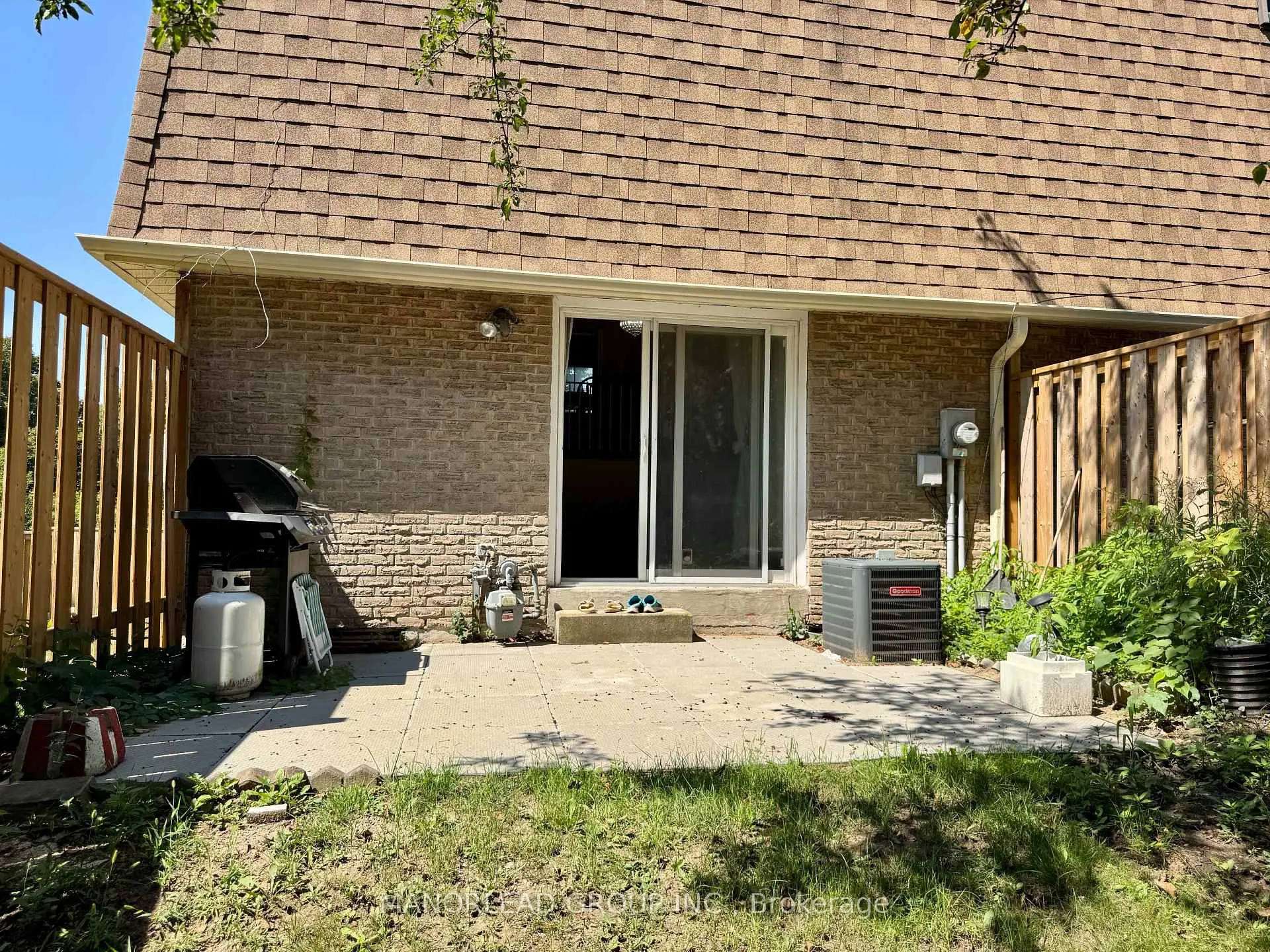 Toronto 共管镇屋
