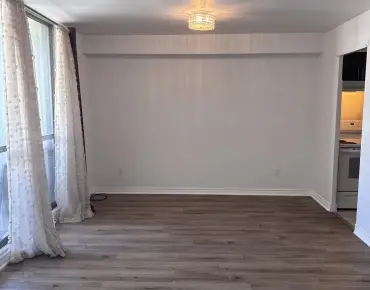 
            #2801-5 Massey Sq Crescent Town 1睡房1卫生间车位, 出售价格349000.00加元                    