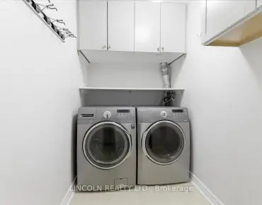 
#PH-09-55 Bamburgh Circ Steeles 3 beds 2 baths 2 garage 580000.00        