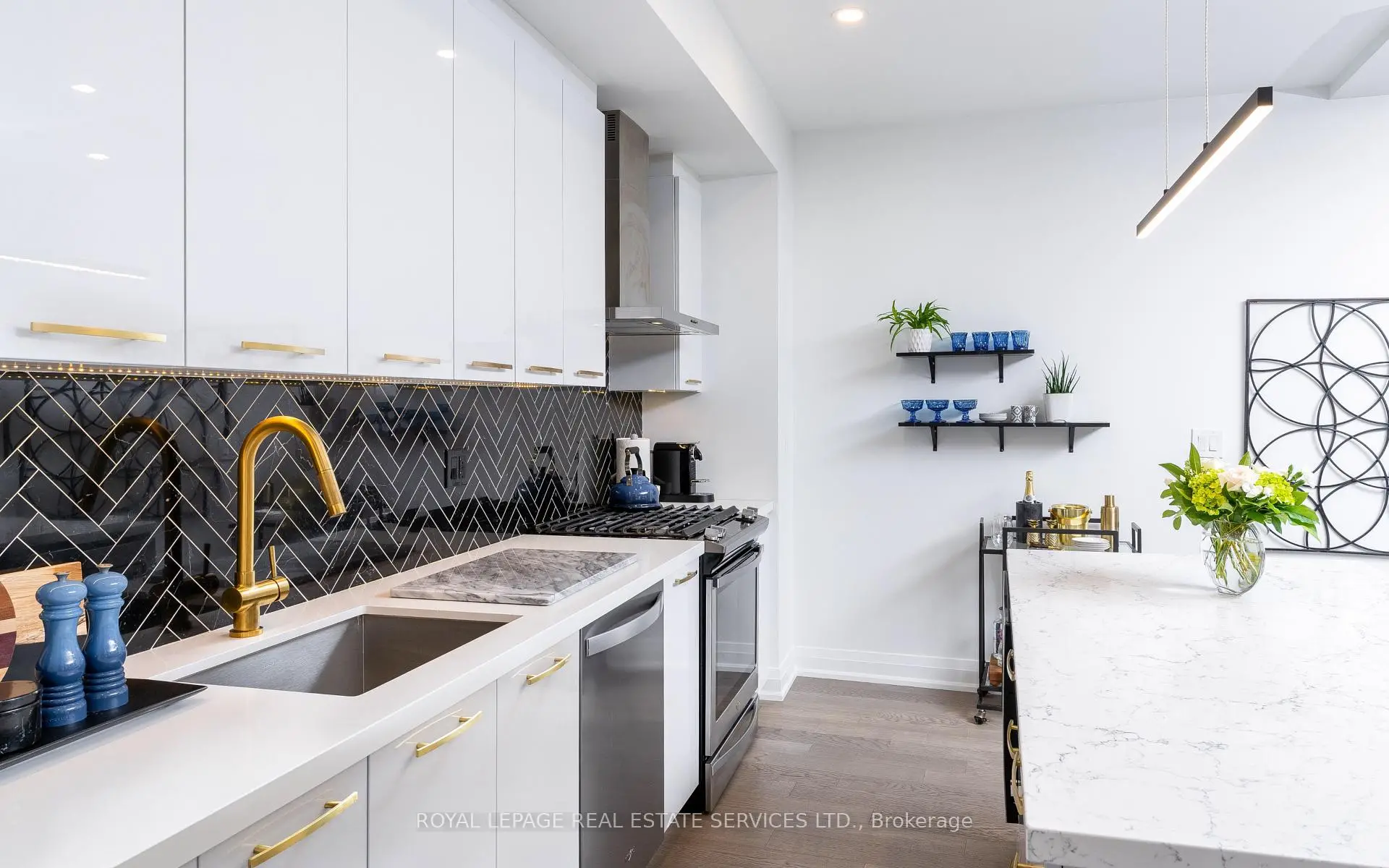 Toronto 共管镇屋