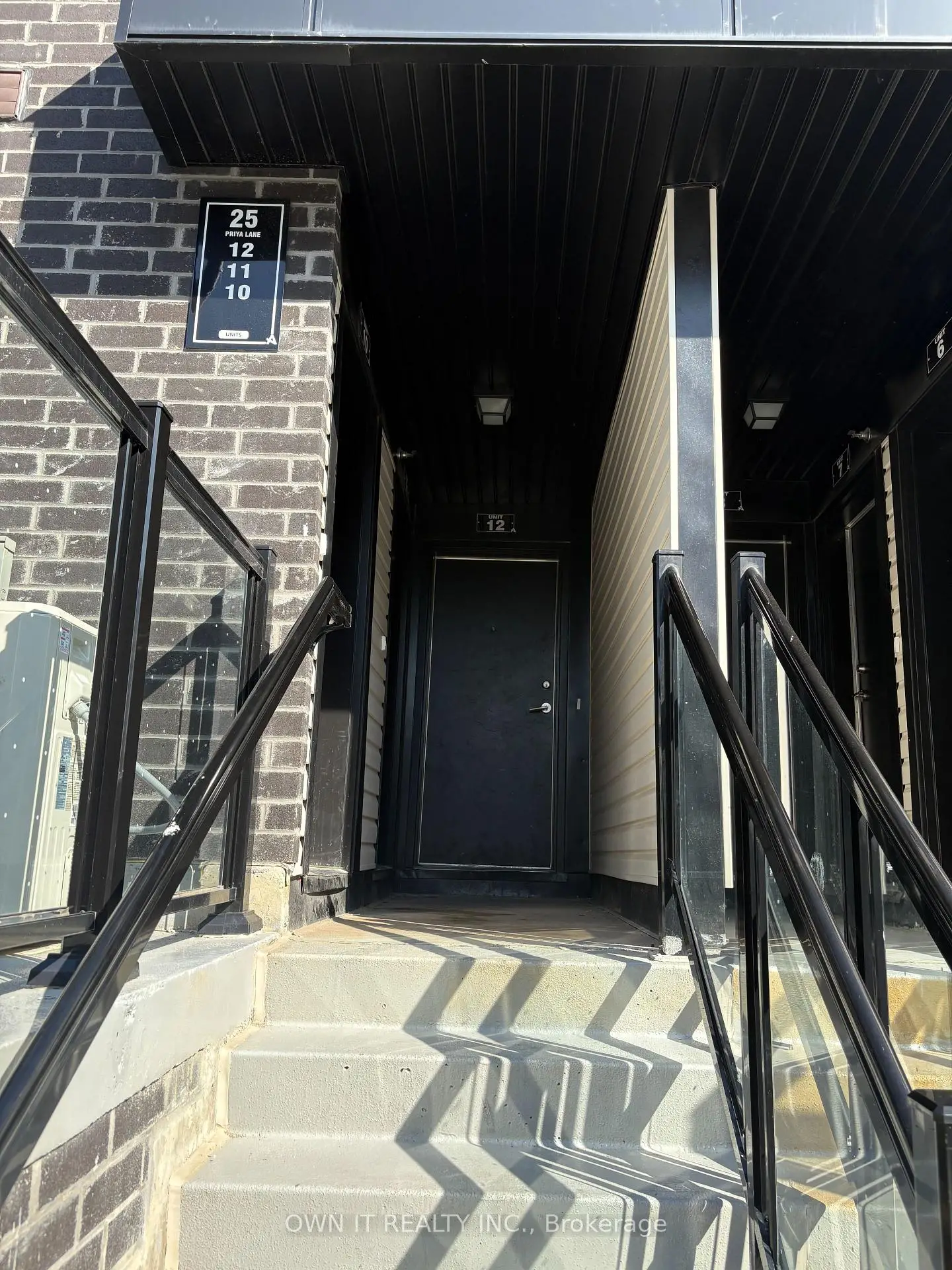 Toronto 共管镇屋