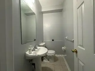 Toronto 共管镇屋