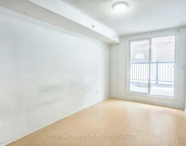 #101-45 Strangford Ln Clairlea-Birchmount 2睡房2卫生间1车位, 出售价格549000.00加元