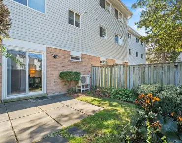 
            #15-33 Celeste Dr West Hill 3睡房2卫生间2车位, 出售价格619900.00加元                    