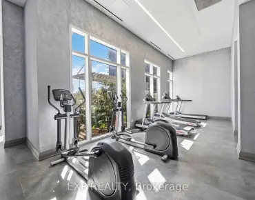 
#2410-20 Meadowglen Pl Woburn 2 beds 2 baths 1 garage 429900.00        