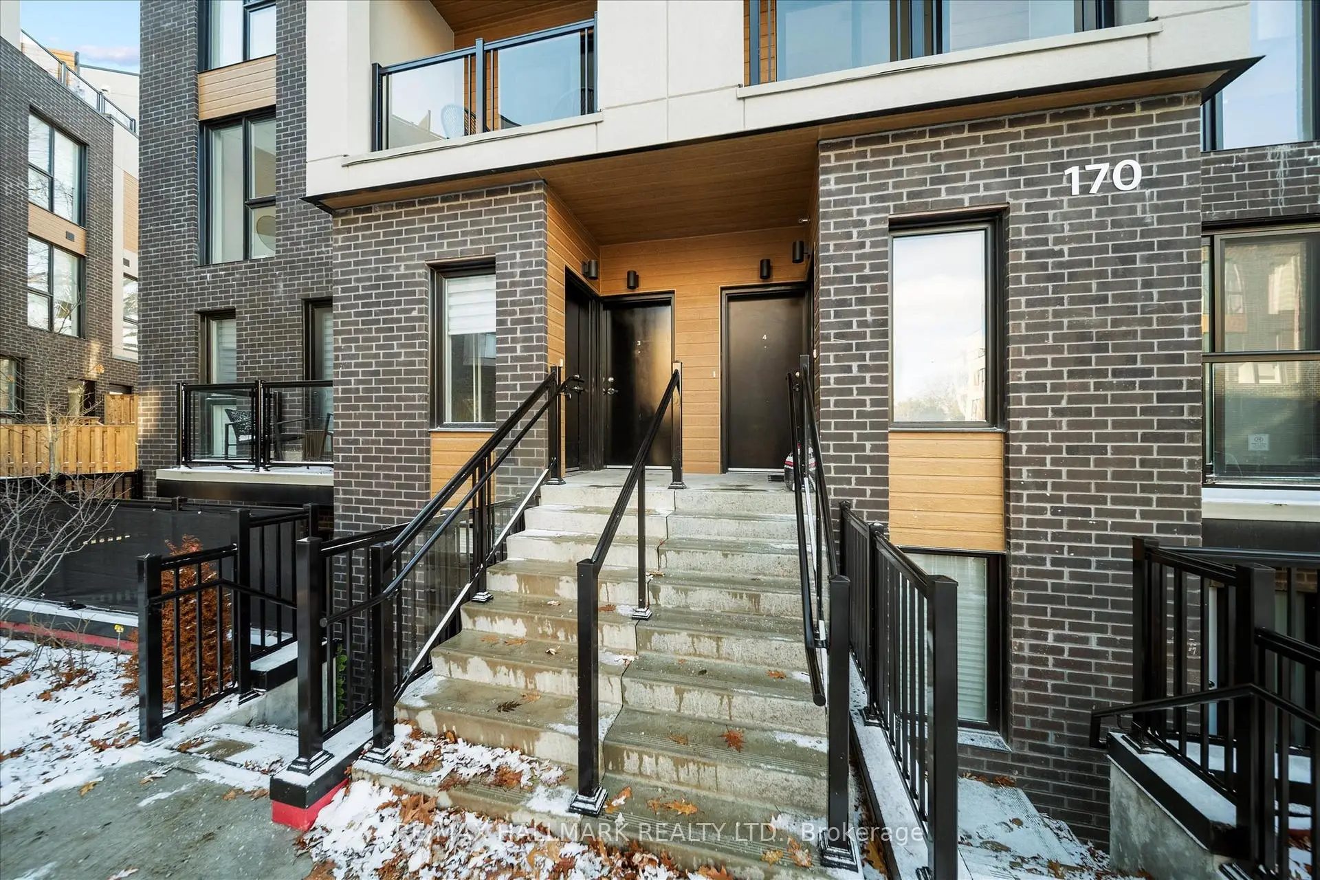 Toronto 共管镇屋