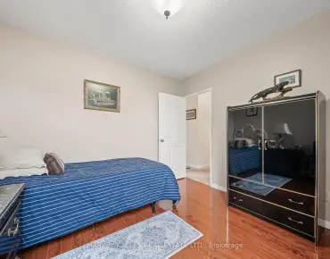 
#301-10 Crescent Town Rd Crescent Town 3 beds 2 baths 1 garage 648000.00        