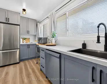 
            #5-1185 Birchmount Rd Dorset Park 3睡房2卫生间2车位, 出售价格649900.00加元                    