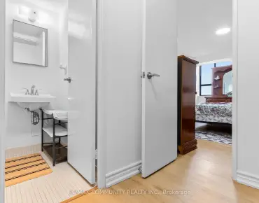 #804-121 Trudelle St Eglinton East 2 beds 2 baths 1 garage 425000.00