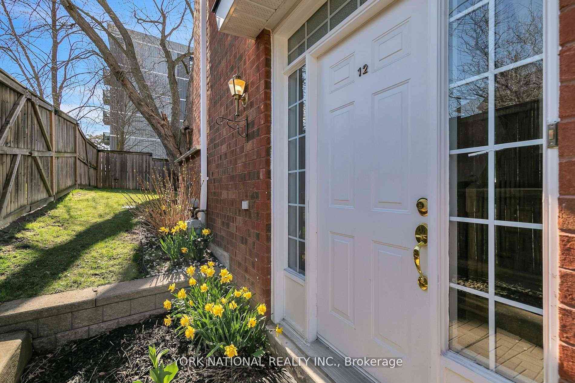 Aurora condo townhouses