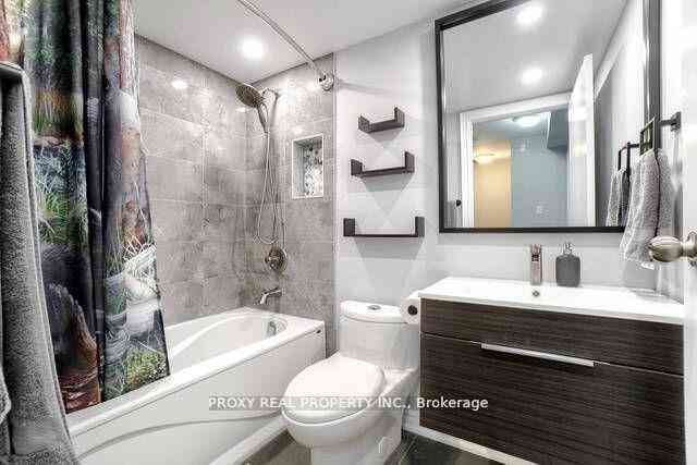 Richmond Hill 共管镇屋