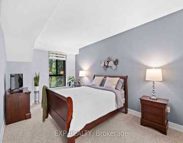 
            #203-15390 Yonge St Aurora Heights 2睡房1卫生间1车位, 出售价格605000.00加元                    