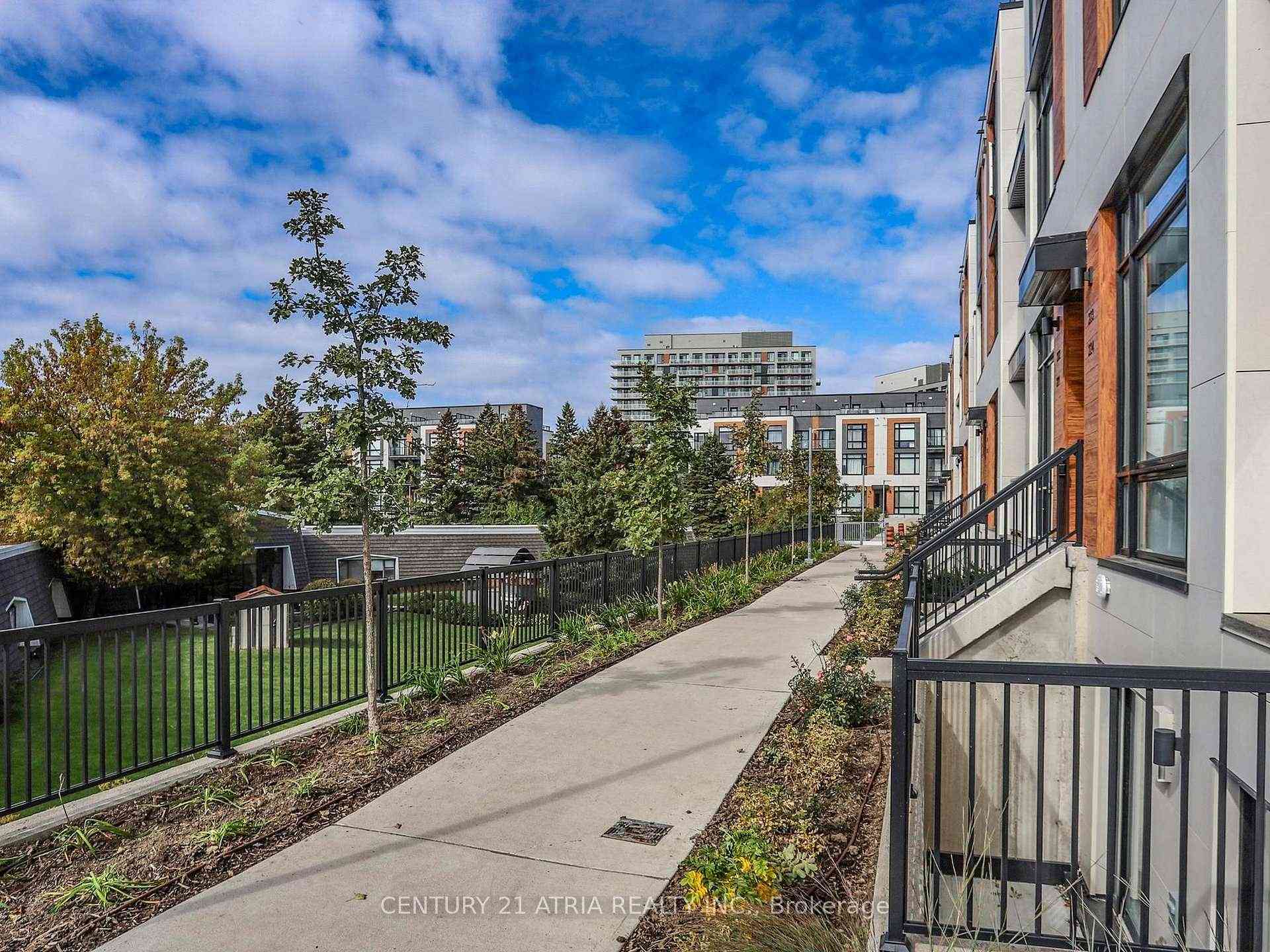 Richmond Hill 共管镇屋