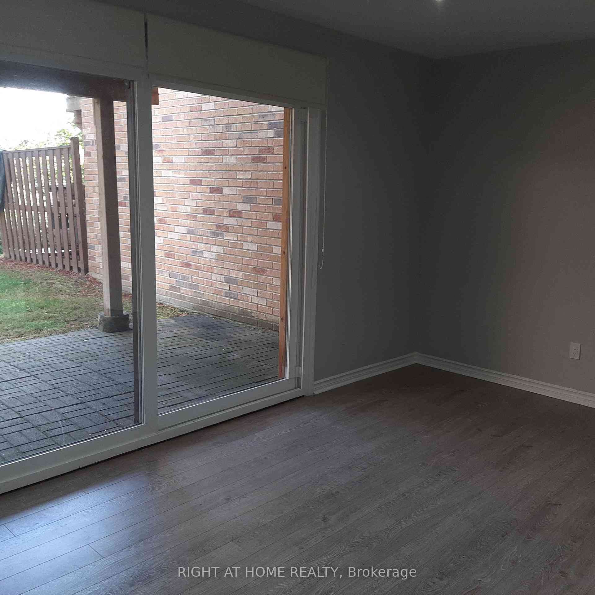 Vaughan 共管镇屋