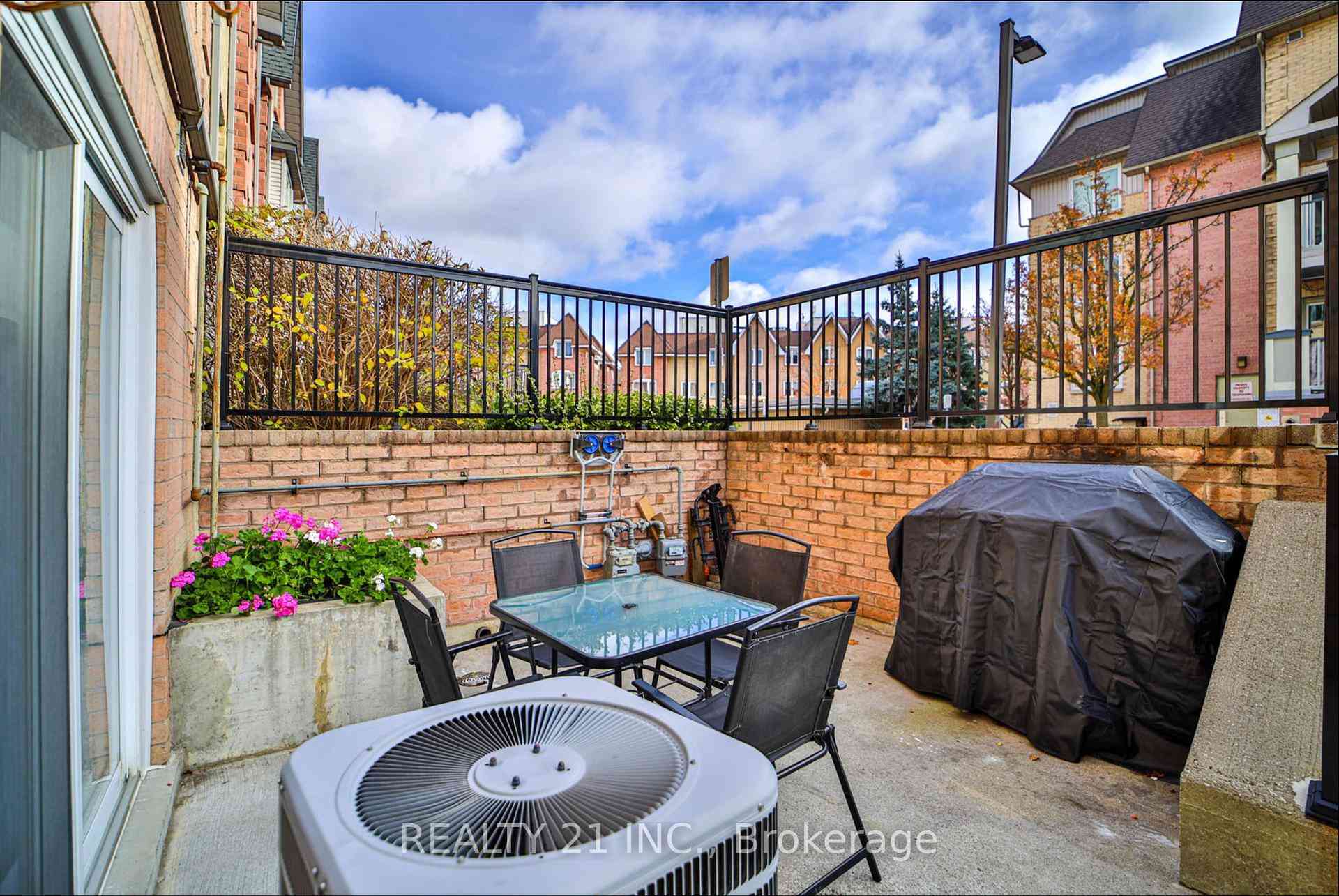 Richmond Hill condo townhouses