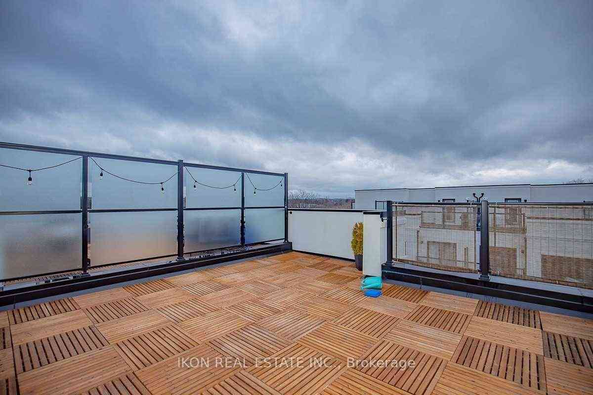 Aurora condo townhouses