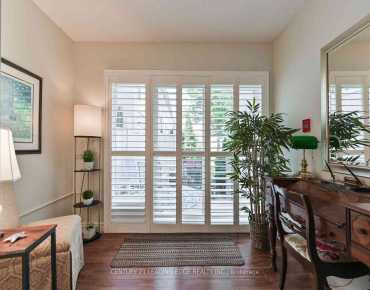 #120-100 Anna Russell Way Unionville 1 beds 1 baths 1 garage 390000.00