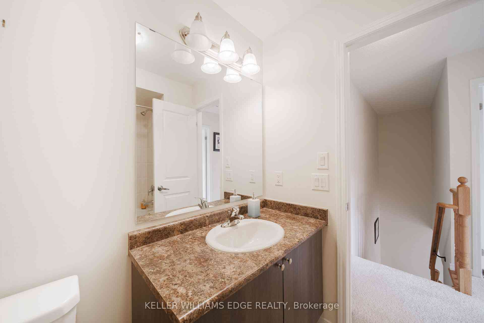 Richmond Hill 共管镇屋