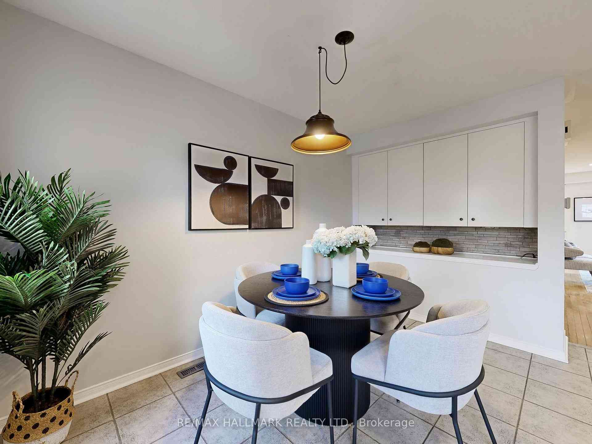 Richmond Hill 共管镇屋