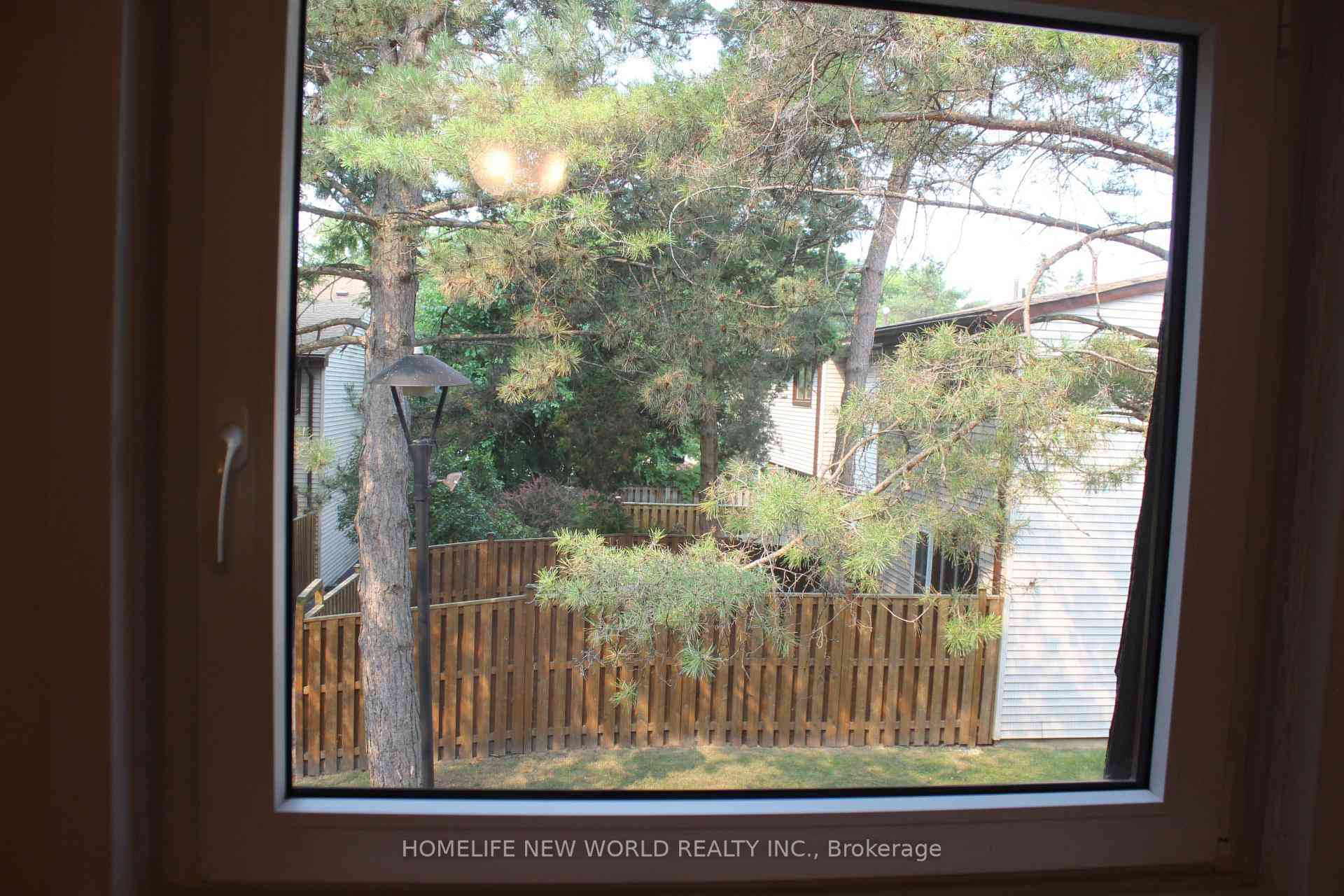 Richmond Hill 共管镇屋