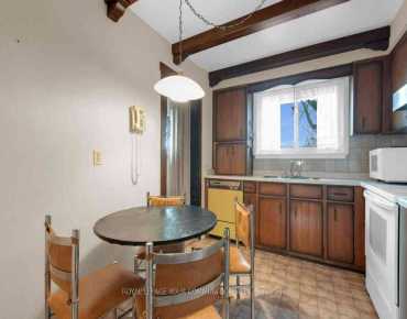 
            28 Stately Way Royal Orchard 3睡房2卫生间3车位, 出售价格699888.00加元                    