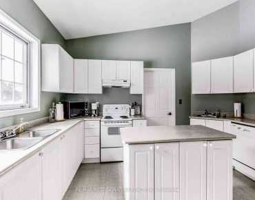 #216-75 Treelawn Blvd Kleinburg 2 beds 2 baths 1 garage 859900.00