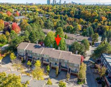 
90 Quail Valley Cres German Mills 3 beds 3 baths 4 garage 988000.00        