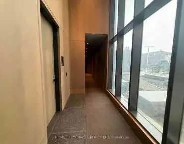 
            #2005-28 Interchange Way Vaughan Corporate Centre 1睡房1卫生间车位, 出售价格499000.00加元                    