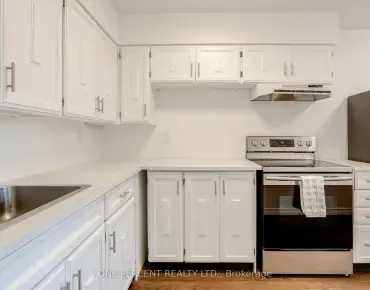 
            #406-15390 Yonge St Aurora Heights 2睡房1卫生间1车位, 出售价格499900.00加元                    