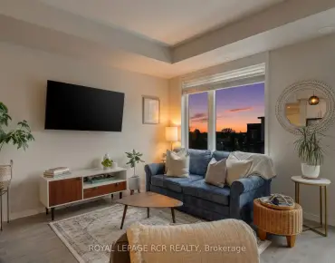 
            #36-200 Alex Gardner Circ Aurora Village 2睡房3卫生间1车位, 出售价格699999.00加元                    