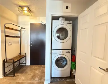 
            #302-73 King William Cres Langstaff 2睡房1卫生间1车位, 出售价格525000.00加元                    