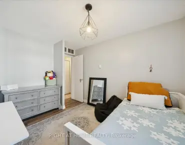 #707-260 Davis Dr Central Newmarket 3 beds 1 baths 2 garage 539800.00