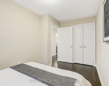 
            #16-10060 Keele St Maple 3睡房3卫生间2车位, 出售价格990000.00加元                    