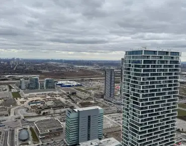 
            #PH12-950 Portage Pkwy Vaughan Corporate Centre 2睡房2卫生间车位, 出售价格619900.00加元                    