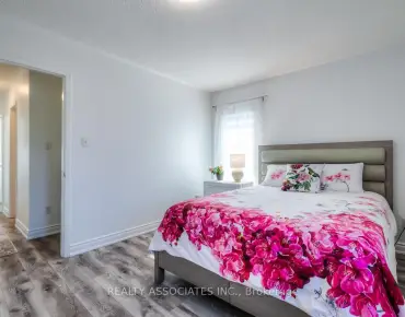 
40 Sandlewood Crt Bayview Wellington 3 beds 3 baths 2 garage 914900.00        