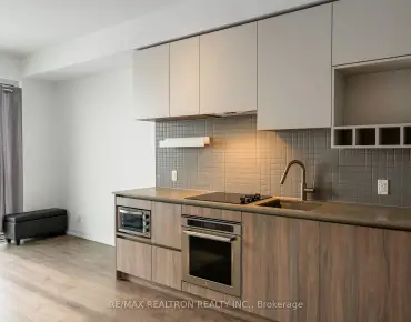 #5208-950 Portage Pkwy Vaughan Corporate Centre 2 beds 2 baths garage 660000.00