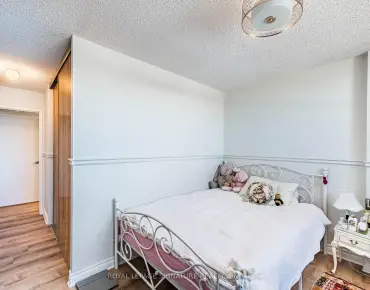 #308-20 William Roe Blvd Central Newmarket 3睡房2卫生间1车位, 出售价格649999.00加元