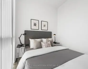 
            #223-60 Honeycrisp Cres Vaughan Corporate Centre 1睡房1卫生间车位, 出售价格370000.00加元                    