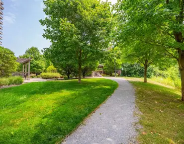 #1504-9245 JANE St Maple 3 beds 3 baths 2 garage 1568000.00