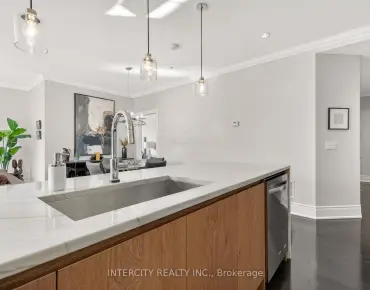 #205-10360 Islington Ave Kleinburg 2 beds 2 baths 2 garage 1399990.00