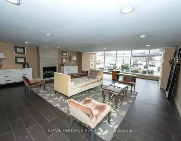 
            #709-7811 Yonge St Thornhill 2睡房2卫生间1车位, 出售价格649900.00加元                    